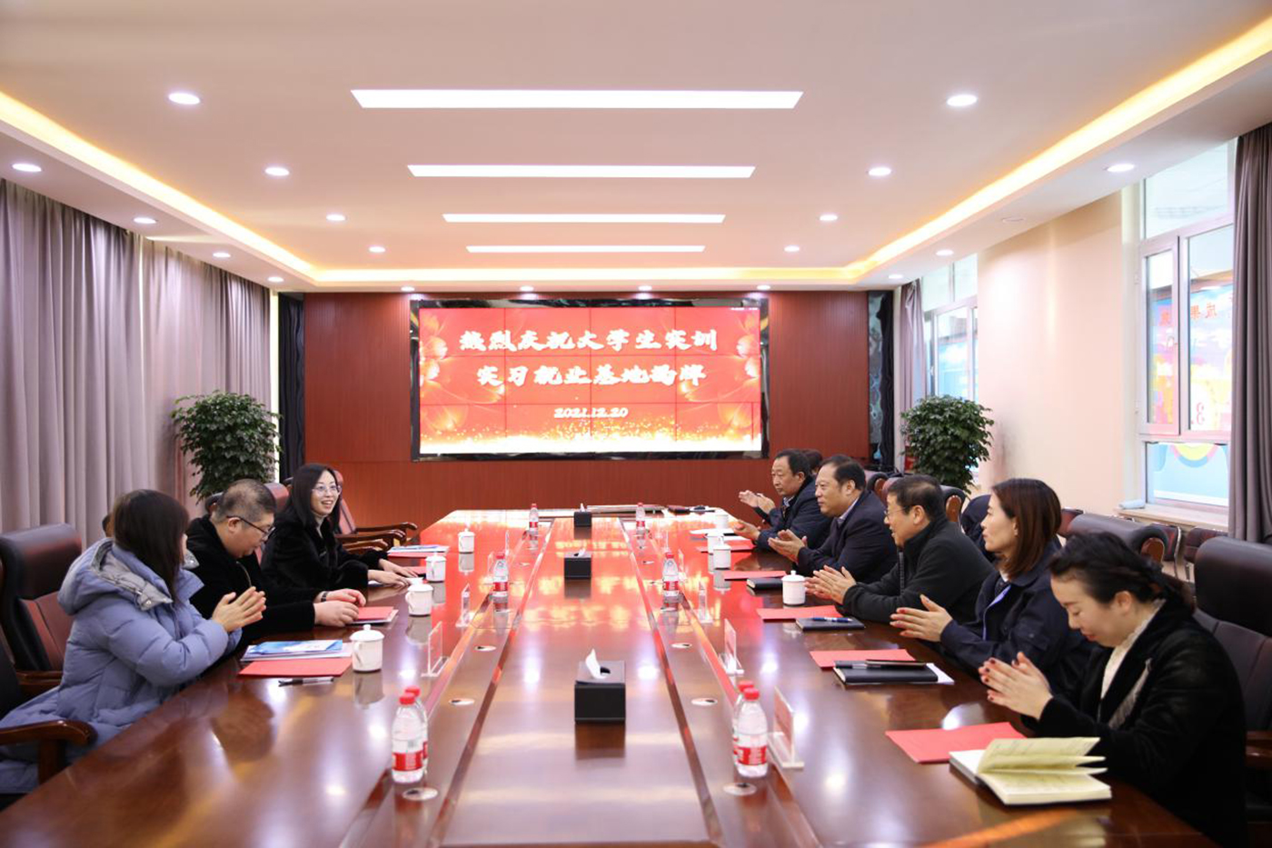 調(diào)兵山市人民政府與鐵嶺師范高等?？茖W(xué)校校地合作“大學(xué)生實(shí)訓(xùn)實(shí)習(xí)就業(yè)基地”揭牌儀式