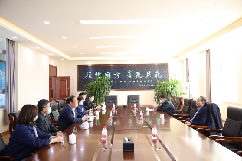 鐵嶺市組織部副部長劉延東等領導來公司督導疫情防控和生產(chǎn)經(jīng)營情況