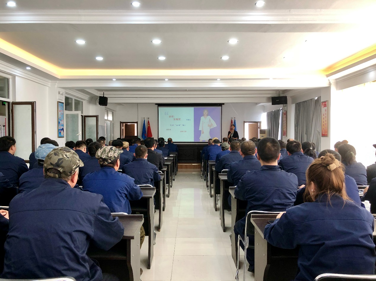 提升企業(yè)軟實力，鑫豐集團系列培訓從商務接待與職場禮儀開篇