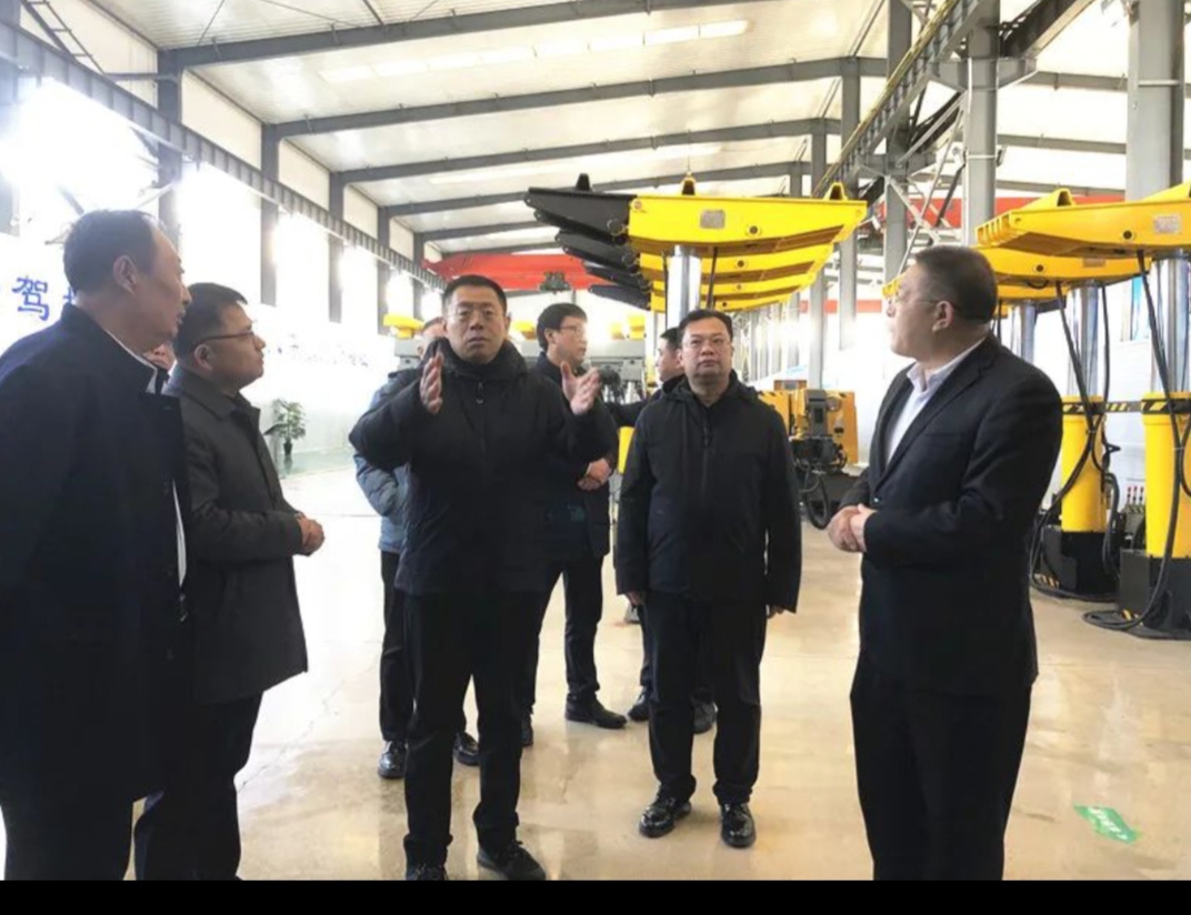 鐵嶺市副市長李鐵剛到鑫豐集團調(diào)研