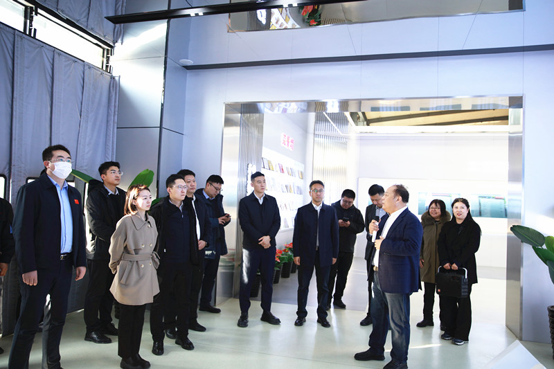 鐵嶺市博士后科技服務(wù)團到鑫豐集團開展調(diào)研活動